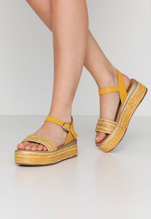 Platform sandals - saffron