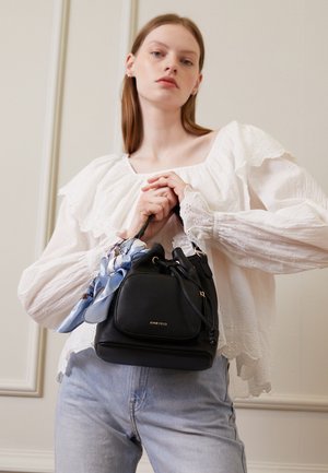 Handbag - black
