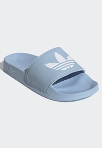 adidas Originals ADILETTE LITE - Chinelos de piscina - blue