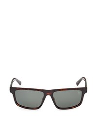 Lunettes de soleil rectangulaires écaille de tortue avec des verres teintés foncés et des branches droites, présentées sur un fond blanc.