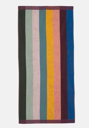 Serviette rayée multicolore avec des bandes verticales en vert foncé, bleu, jaune, rose et violet. Texture douce avec un bord ourlé.