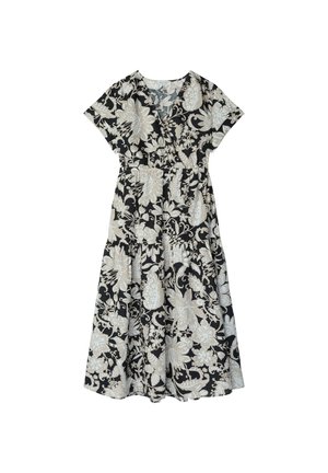 Schwarz-weißes florales Midi-Kleid mit kurzen Ärmeln, V-Ausschnitt und geraffter Taille, mit großen botanischen Mustern im gesamten Stoff.