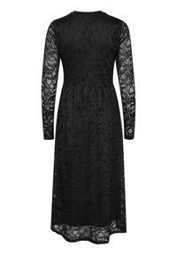 Svart spetsklänning med lång ärm, sydd kropp och A-linjeformad kjol, med ett blommönster genom hela klänningen och en rund halsringning.
