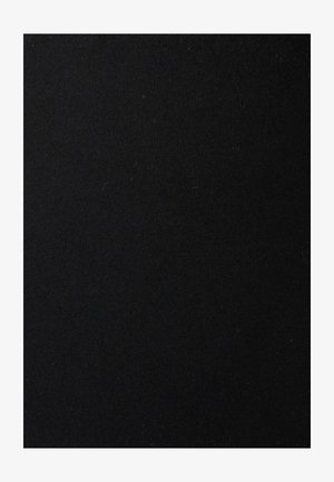 Tessuto nero con una superficie liscia e una leggera elasticità. Colore uniforme senza motivi visibili o accessori.