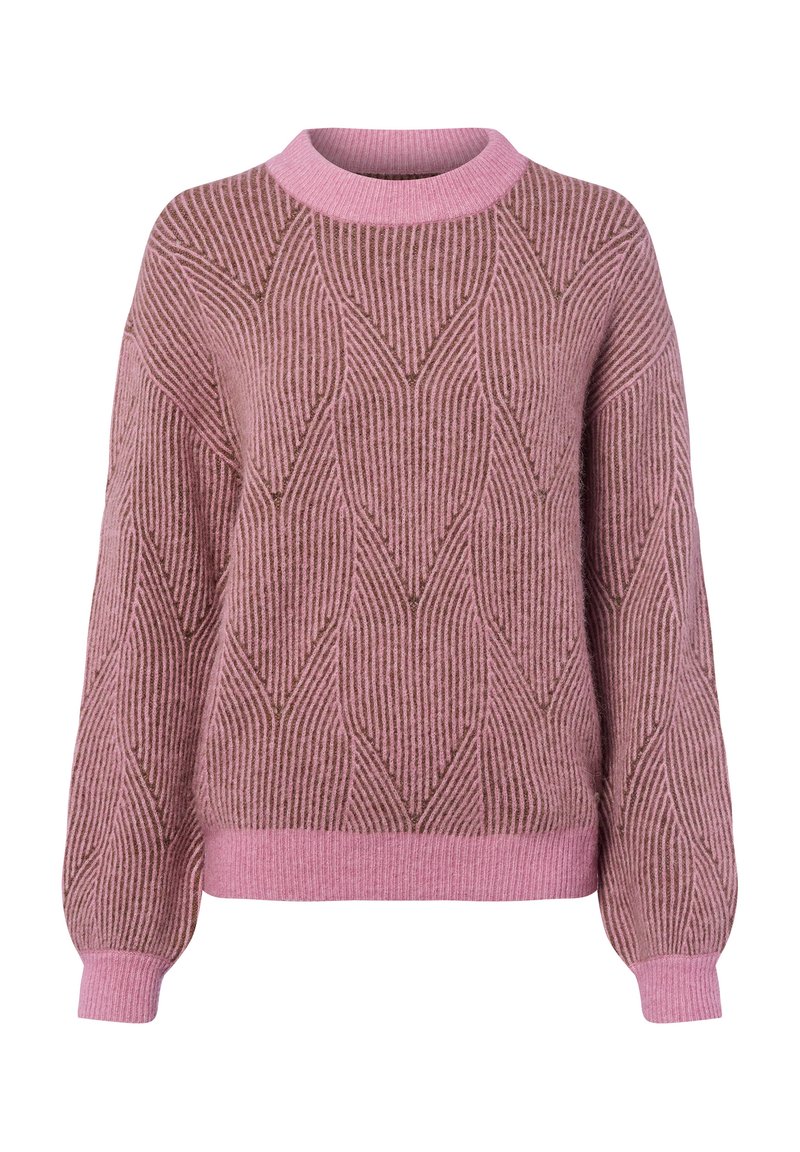 Roze en bruine gebreide trui met een geribbelde textuur, geometrisch patroon, ronde halslijn en lange, iets opgeblazen mouwen.