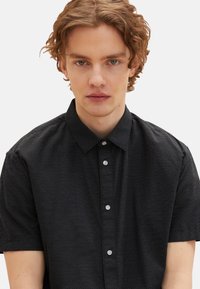 TOM TAILOR KURZARM STRUCTURED - Camisa - schwarz