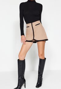 Trendyol Shorts - beige