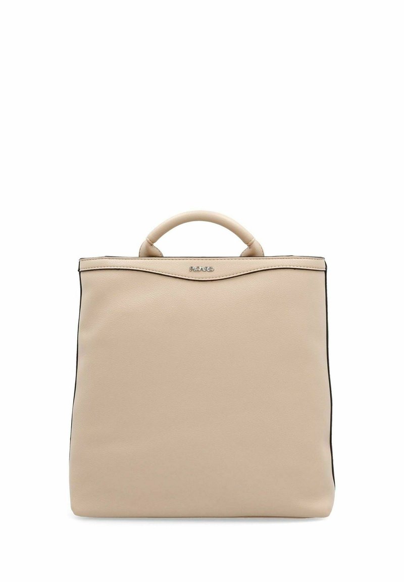 Beige Leder-Shopper mit strukturiertem Design, runden Obergriff und schwarzem Rand. Hat eine subtile Kurve an der Oberseite und ein Metall-Logo.