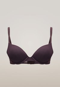 Bhnatur i plommonfärg med släta kupor, justerbara band och hakknäppning. Har en diskret glans och en böjd form för stöd.