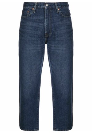 Jean droit en denim bleu foncé avec bouton et fermeture éclair à l'avant, style cinq poches avec détails de coutures visibles.