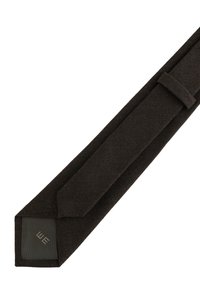 Tumši brūns kaklasaite, kas izgatavota no tekstūrēta auduma, ar vienkāršu dizainu un gludu apdari, ar mazu logotipu uz apakšpuses.