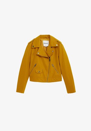 Giubbotto biker in finta pelle gialla con design cropped, zip asimmetrica, colletto con bottoni a pressione e diverse tasche con zip.