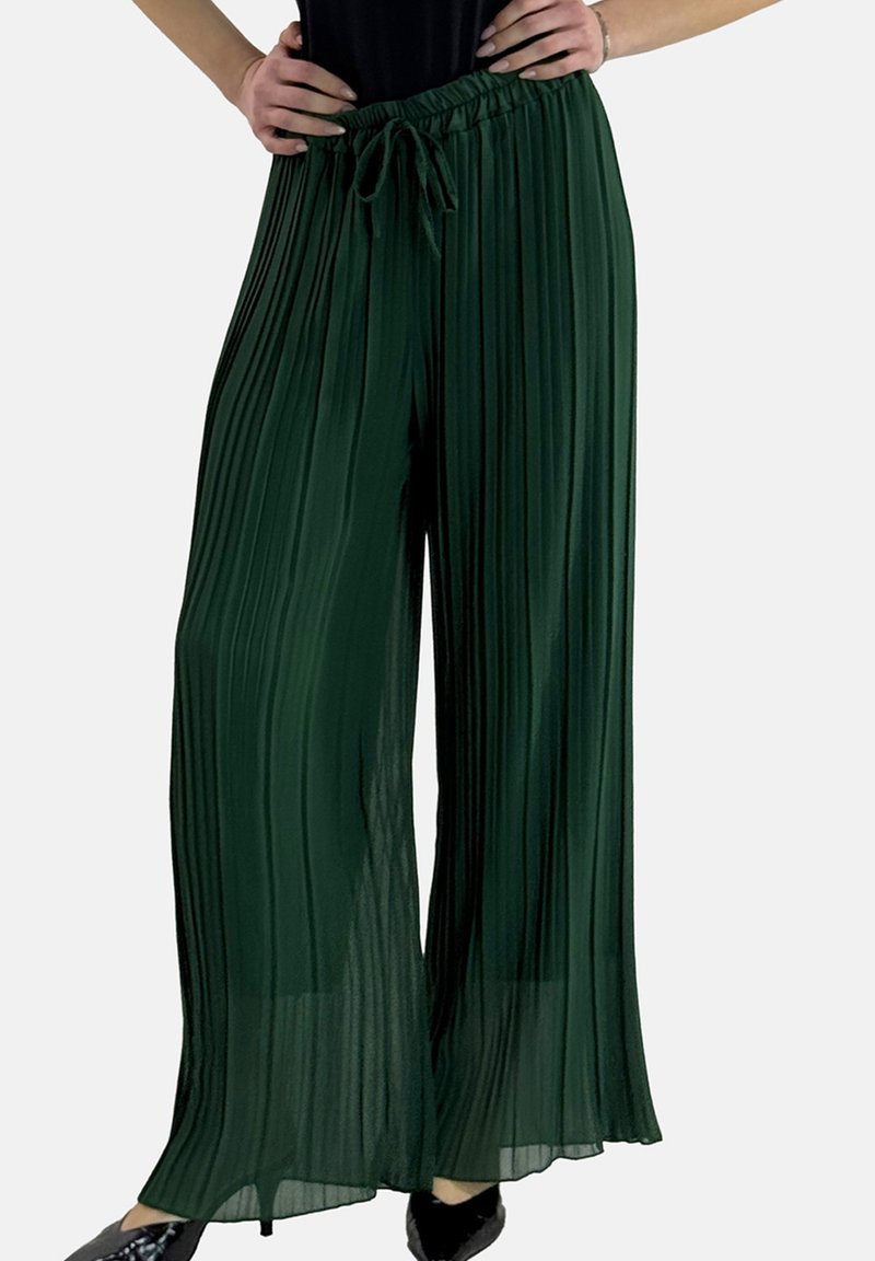 Groene geplooide wijde broek met een elastische tailleband en een trekkoord, uitgevoerd in een lichtgewicht, vloeiende stof.