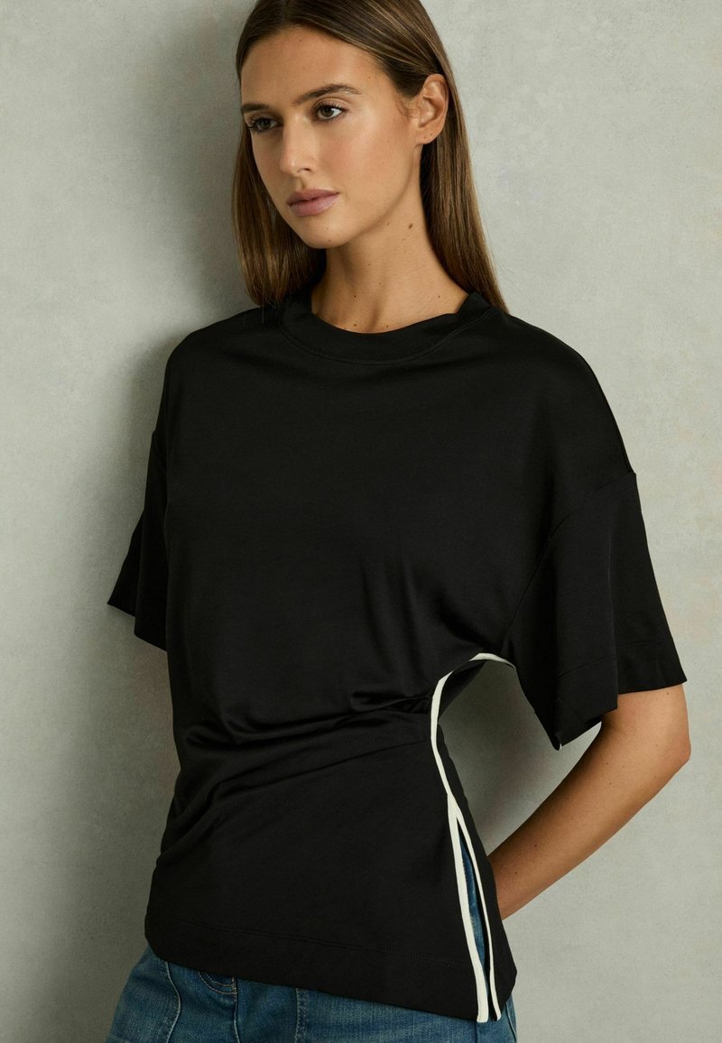 Reiss REGULAR FIT - AUDREY DRAPED CREW-NECK - Apdrukāts T-krekls - cream black