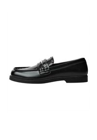 Bershka STUDDED-LOAFERS - Belebújós cipők - black