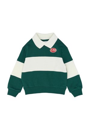 Pullover stile rugby verde scuro e bianco con colletto bianco, ampia fascia orizzontale bianca sul petto e sulle maniche e piccolo logo rosso sul petto.