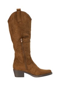 Bruine suède westernlaars tot halverwege de kuit met ritssluiting aan de zijkant, decoratieve stiksels, aantreklus en lage gestapelde hak.