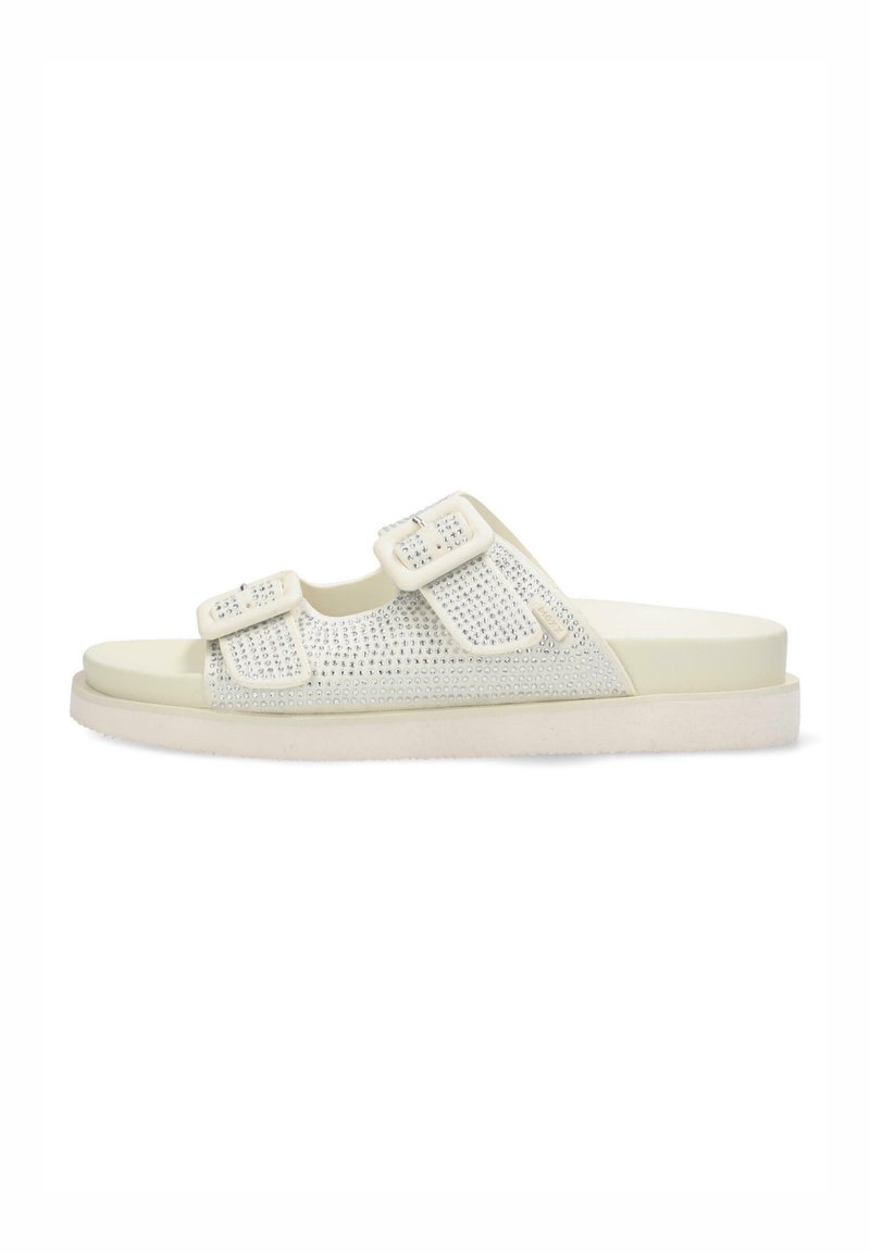 Světlé skluzné sandály s perforovaným svrškem, dvojitými nastavitelnými popruhy, plochou podrážkou a strukturovanou bílou mezipodrážkou.