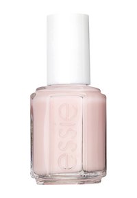 Essie Nagellack in einer quadratischen Glasflasche; hellrosa Farbe; glänzende Oberfläche; weißer Deckel; eingepresster Markenname an der Seite.
