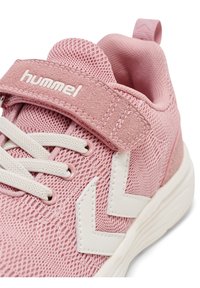 Hummel PACE  jasnoróżowy
