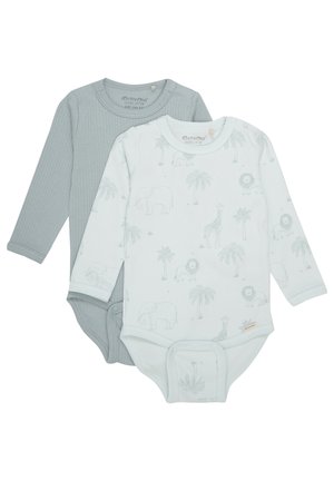 Två långärmade baby bodysuits: en i ljusgrå ribbad tyg och den andra i vitt med ett tryck av ljusgrå djur och palmträd.