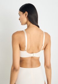 Triumph - Biustonosz bustier
