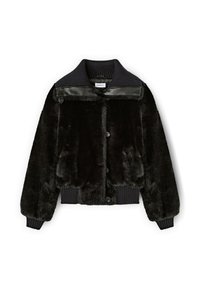 Giacca in pelo sintetico nero con colletto a coste, spalle con dettaglio in pelle e chiusura con bottoni. Presenta maniche lunghe e un design cropped.
