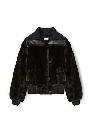 Veste en fausse fourrure noire avec un col côtelé, des épaules en cuir et une fermeture à boutons. Elle présente des manches longues et un design cropped.