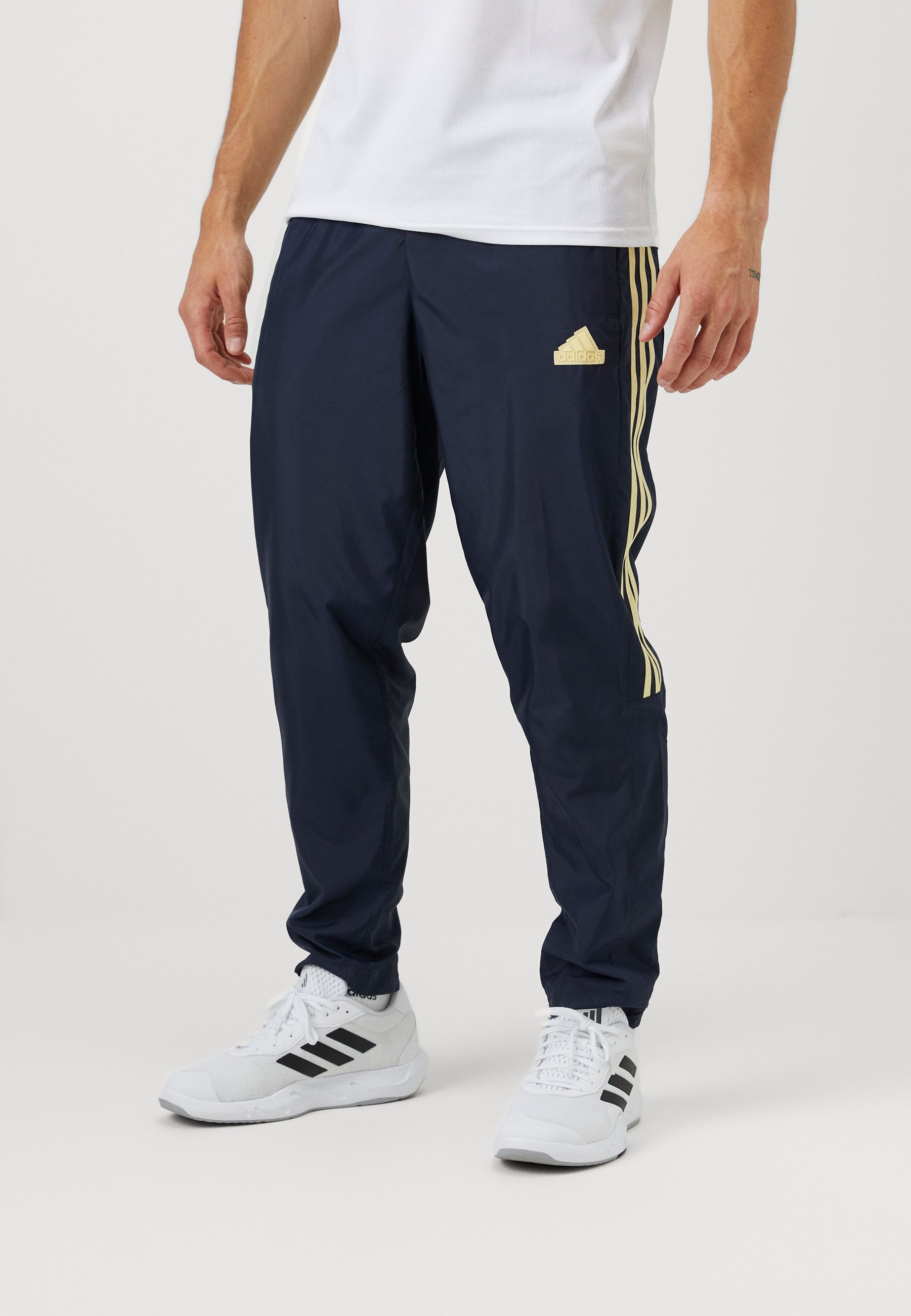 adidas Sportswear HOUSE OF TIRO PANT - Pantaloni sportivi - legend ink/almost  yellow/blu scuro - Zalando.it