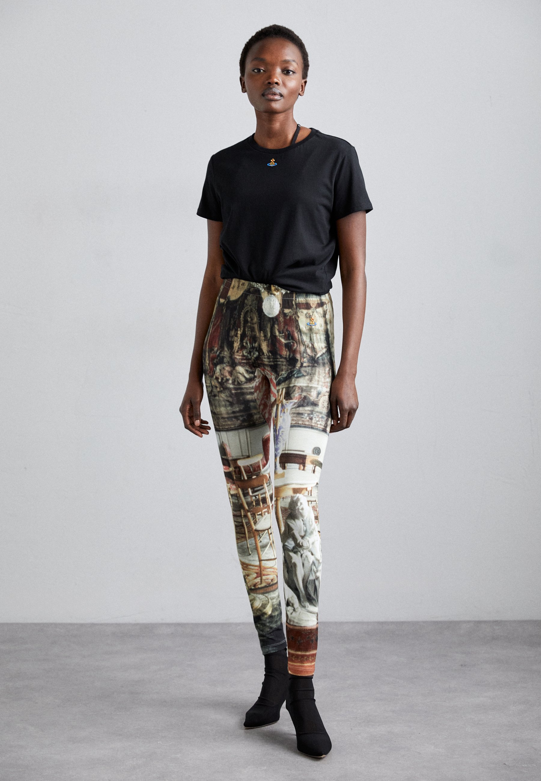 Vivienne Westwood｜TRAINING PANTS (LEGGINGS (38020006 Y0 Vivienne Westwood】Unisex Leggings 38020003Y0006N401-搜品之家