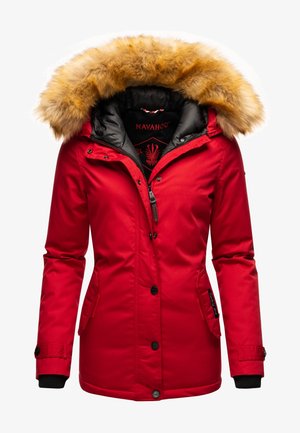 Veste d'hiver rouge avec bordure de capuche en fausse fourrure, doublure intérieure noire, fermeture éclair avant et boutons, conçue pour temps froid.