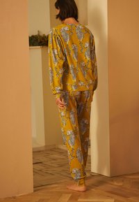 B by Ted Baker REGULAR FIT LEOPARD PRINT SET - Nattøj sæt - green leopard