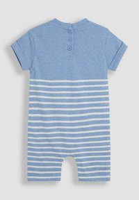 Blårandig jumpsuit i mjuk bomull. Har korta ärmar, rundad halsringning och tre knappar bak, med horisontella vita ränder.