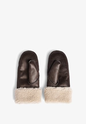 Rudos odinės pirštinės su puriu smėlio spalvos avių vilnos apvadu, pasižyminčios išskirtiniu didžiojo piršto įpjovimu ir lygiu paviršiumi.