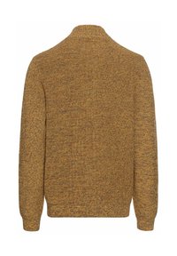 Strickpullover in einem goldbraunen Farbton, mit hohem Kragen und langen Ärmeln, der ein strukturiertes, gesprenkeltes Muster aufweist.