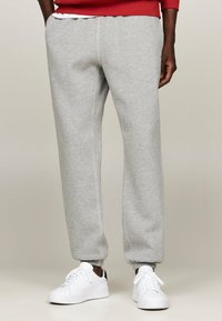 Tommy Hilfiger CUFFED - Joggebukse - medium grey heather