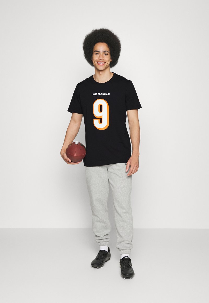 Herren Shirts | Fanatics NFL CINCINNATI BENGALS NAME AND NUMBER GRAPHIC BURROW 9 Vereinsmannschaften black/schwarz - CR15074 Herren Shirts | Fanatics NFL CINCINNATI BENGALS NAME AND NUMBER GRAPHIC BURROW 9 Vereinsmannschaften black/schwarz - CR15074