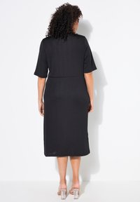 Ulla Popken KNOTTED SHORT SLEEVE V-NECK - Jerseyjurk - black