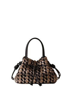 Piccola borsa a mano con motivo intrecciato nero e beige, chiusura con coulisse e manici neri arrotondati.