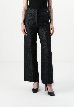 HUNT REFINED STRUCTURE - Bukse - black
