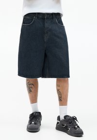 PULL&BEAR - LOOSE BAGGY- BERMUDA  - Denimové šortky - dark blue Miniatúrny obrázok 1