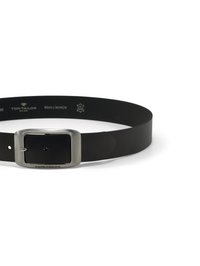 Ceinture synthétique noire avec une boucle rectangulaire en argent. Présente une texture lisse et comprend des marquages de taille : 90 cm / 34 pouces.