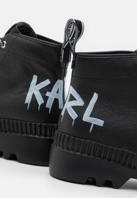 KARL LAGERFELD TREKKA BRUSH LOGO HIKER - Boots à talons - black