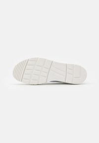 Reebok Classic CLUB C DOUBLE GEO - Sapatilhas - footwear white/chalk