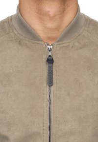 INDICODE JEANS WAYNE - Kunstlederjacke - beige