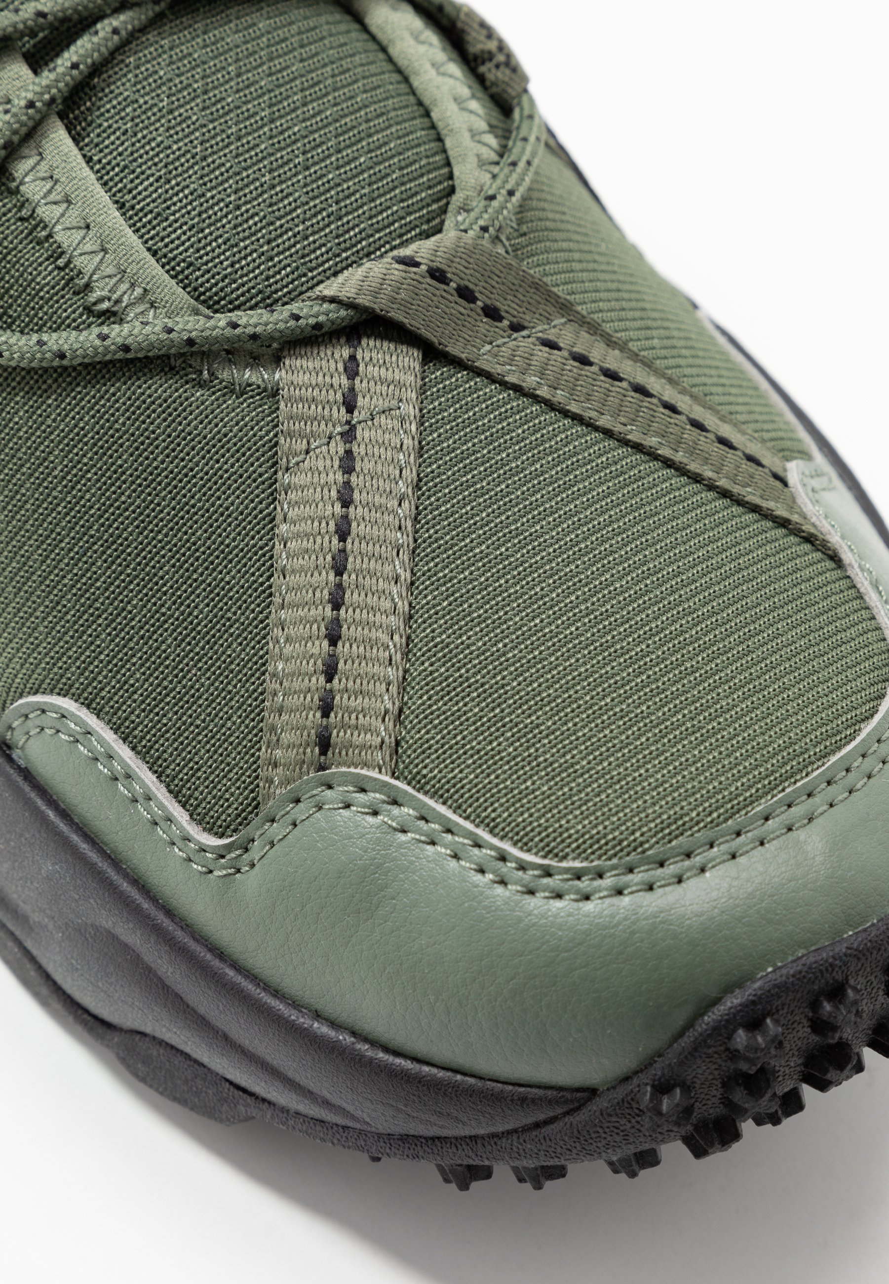 puma ember trail trainers