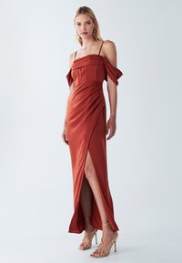 BWLDR BISMARCK DRESS - Maxi šaty - copper