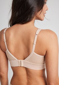 Jockey V-NECK - Topp - cream tan