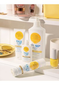 Bondi Sands BONDI SANDS SUNSCREEN LOTION SPF50+ - FRAGRANCE FREE FACE - Protection solaire - white
