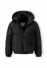 Svart puffjacka med dragkedja fram, huva, ribbade cuffs och fåll. Har en kviltad struktur och en etikett inuti kragen.